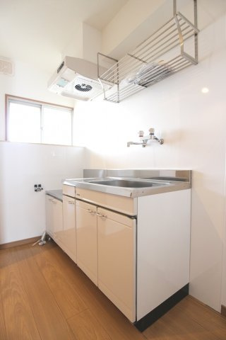 コーポワンセルフのキッチン|お料理しやすいキッチンです
