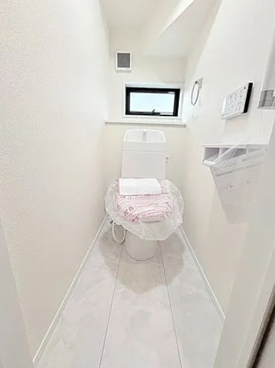 マイホームネクスト北野町今山【キャッシュバック対象物件】のトイレ|落ち着いたトイレです
