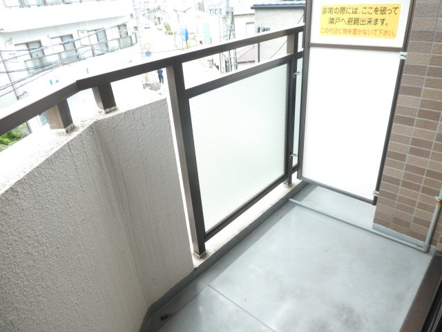 リアライズ逆瀬川のバルコニー