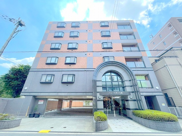 パレス東洋小松館の外観