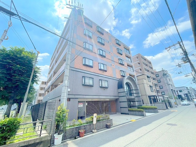 パレス東洋小松館の外観