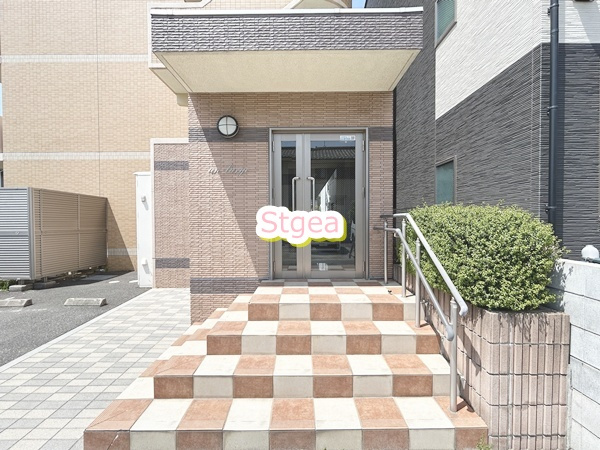 アン ラルジュのエントランス