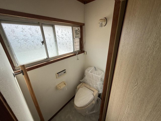 鳥取市里仁中古戸建のトイレ