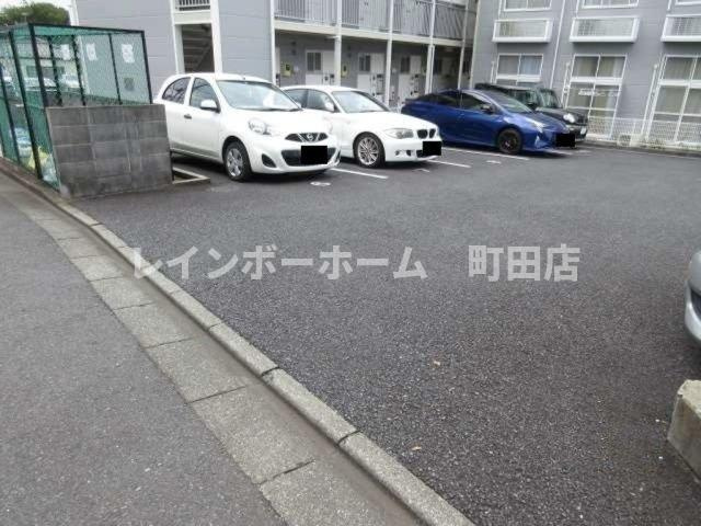 レオパレスペイサージュ※初期費用分割後払いサービス利用可能物件の駐車場