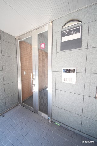ビオトープザジヴェ　仲介手数料無料のエントランス