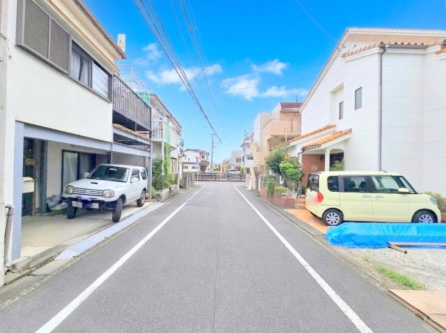青梅市河辺町6丁目　全2棟の前面道路含む現地写真