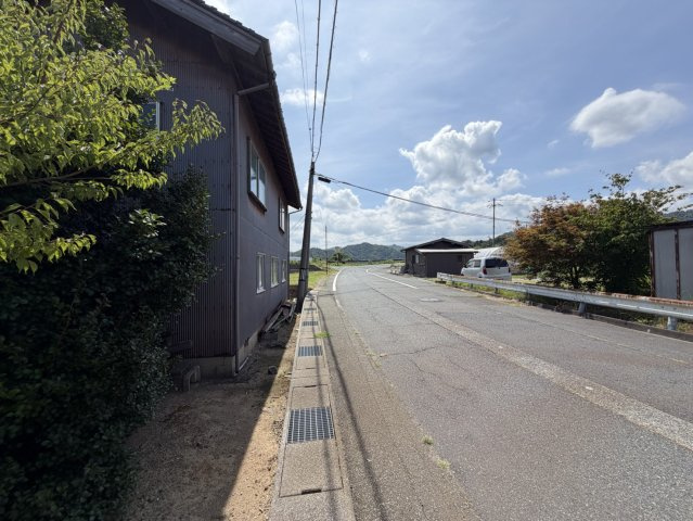 岩美郡岩美町大字本庄土地の前面道路含む現地写真
