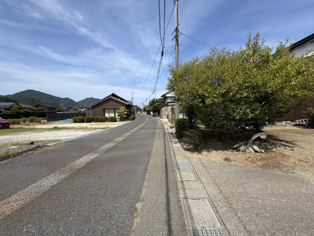 岩美郡岩美町大字本庄土地の前面道路含む現地写真
