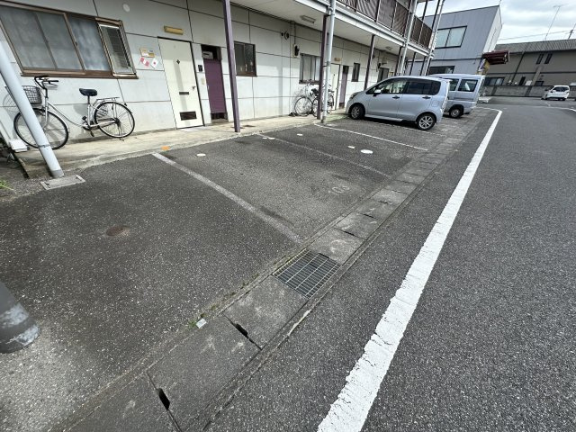 【駐車場】