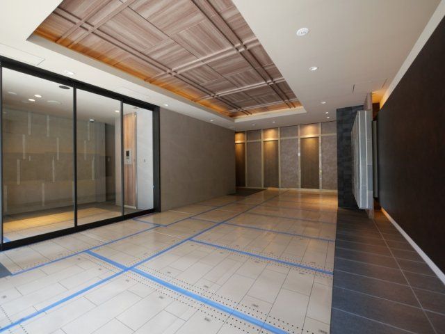 Ｌｏｕｉｓ　Ｒｅｓｉｄｅｎｃｅ　弁天町のロビー