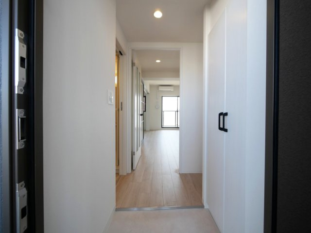 Ｌｏｕｉｓ　Ｒｅｓｉｄｅｎｃｅ　弁天町の玄関