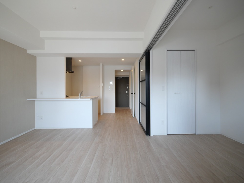 Ｌｏｕｉｓ　Ｒｅｓｉｄｅｎｃｅ　弁天町の居間・リビング