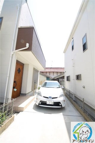 春名タウンの駐車場
