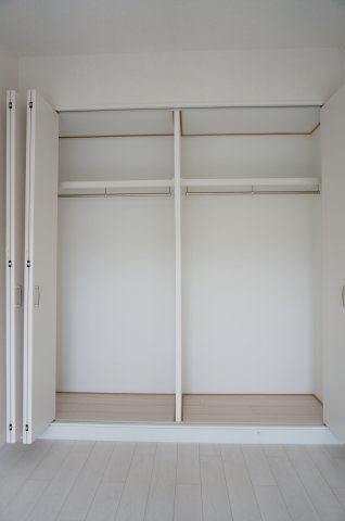 名谷33団地115号棟の収納|洋室5.7帖クローゼット