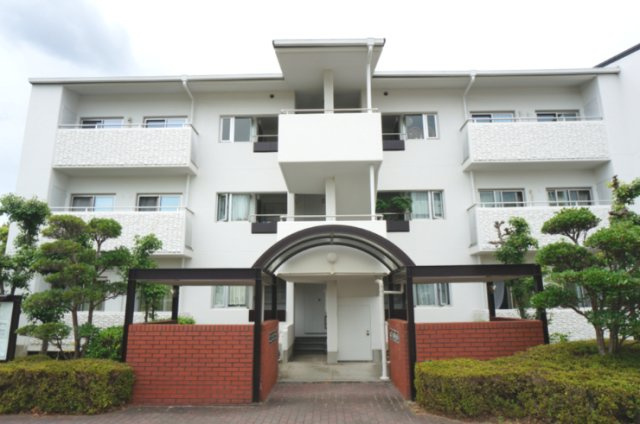 名谷33団地115号棟の外観