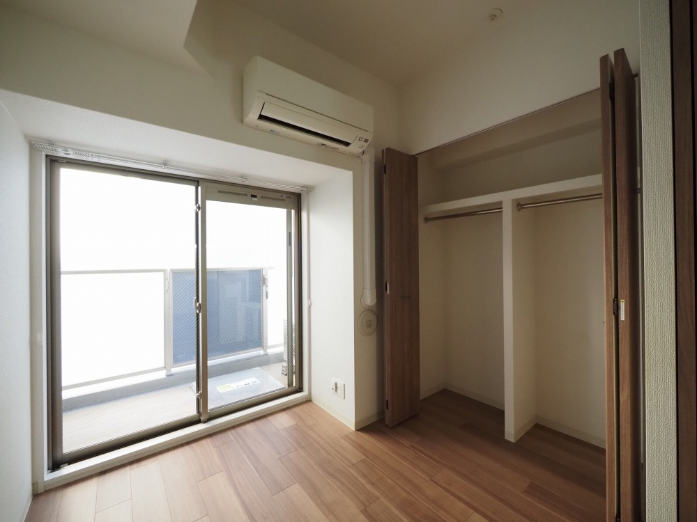 プレサンス松屋町グレースの洋室