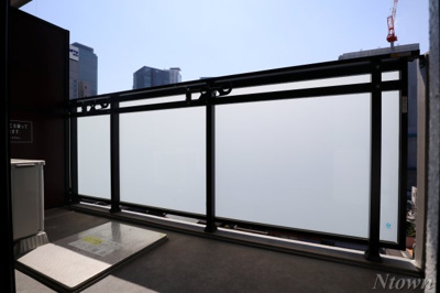 【バルコニー】 | S-RESIDENCE名駅 | バルコニーからの眺めを楽しみながら食事をしませんか