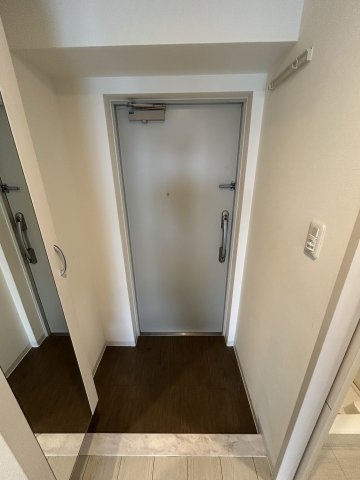 レクエルド塚本の玄関