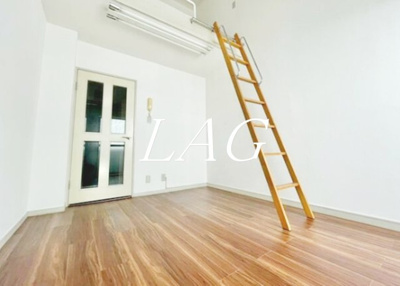 【居間・リビング】 | コンフォート山王 | 洋室のお部屋です。