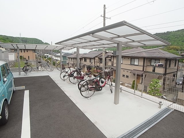 licoriceA棟のその他共用部分|屋根付きの駐輪スペース