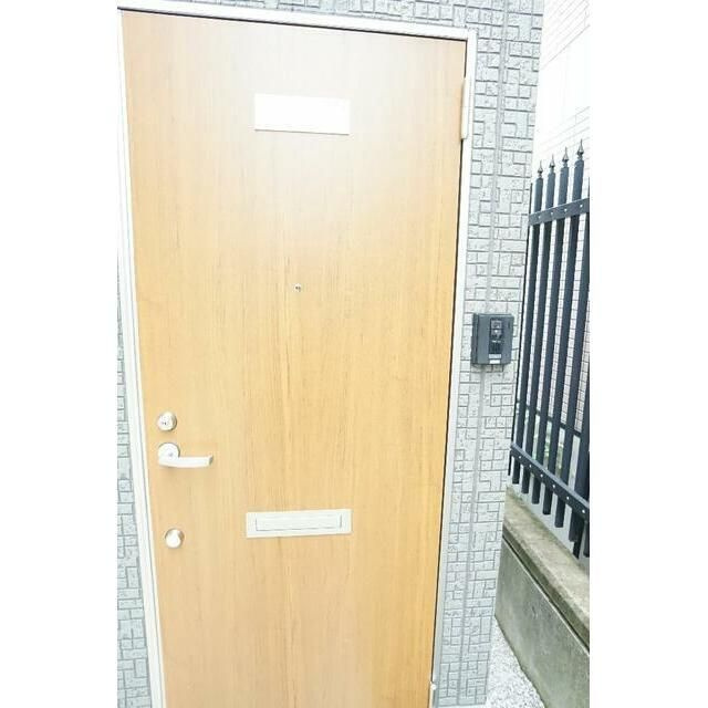 サークルハウス江古田弐番館の玄関