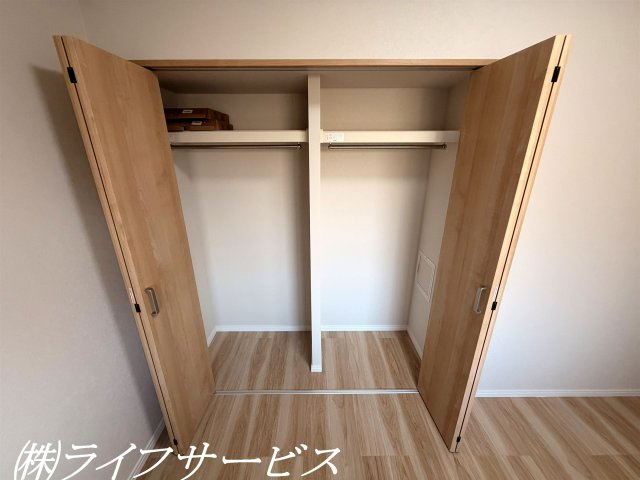 【収納】 | 阪神住建リバーサイドヴィラ姫島Ⅱ | 玄関側洋室4.4帖／クローゼット有