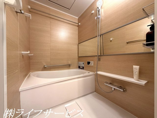 【浴室】 | 阪神住建リバーサイドヴィラ姫島Ⅱ | 浴室／自動お湯はり機能、追い焚き機能あり！浴室乾燥機付！