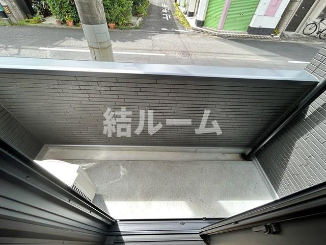 所沢市大字北秋津のアパートのバルコニー
