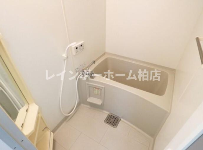 仲介手数料（賃料の1.10ヵ月）の50％OFF対象物件！の浴室