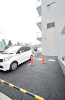 テオリア府中の駐車場