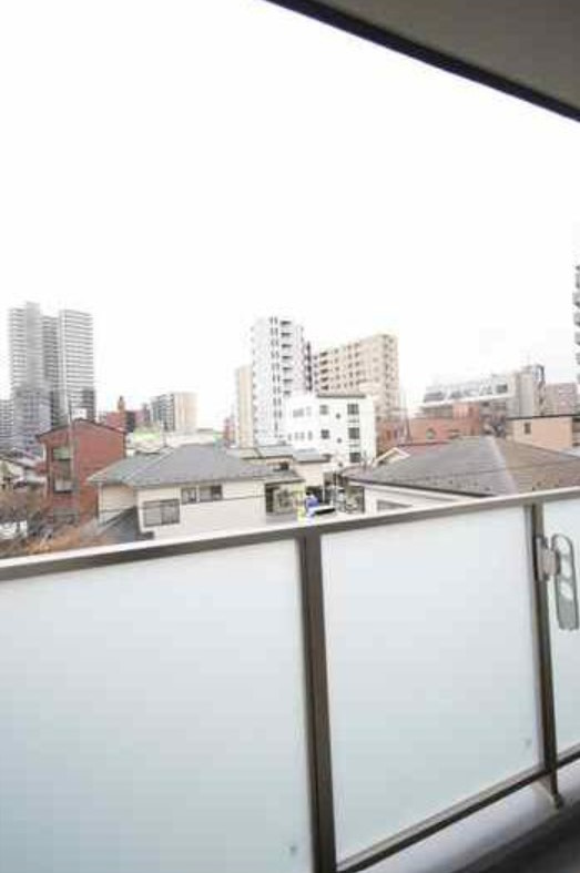 テオリア府中のバルコニー|※別号室参考写真です