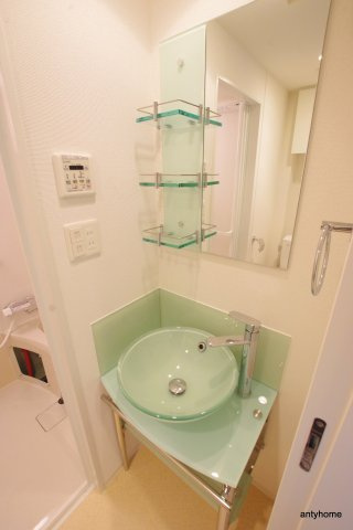 セレニテ本町ルフレ　仲介手数料無料の洗面所