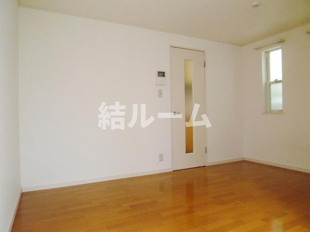 中野区沼袋２丁目のアパートの居間・リビング