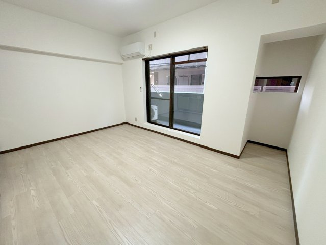 C-WINGの洋室