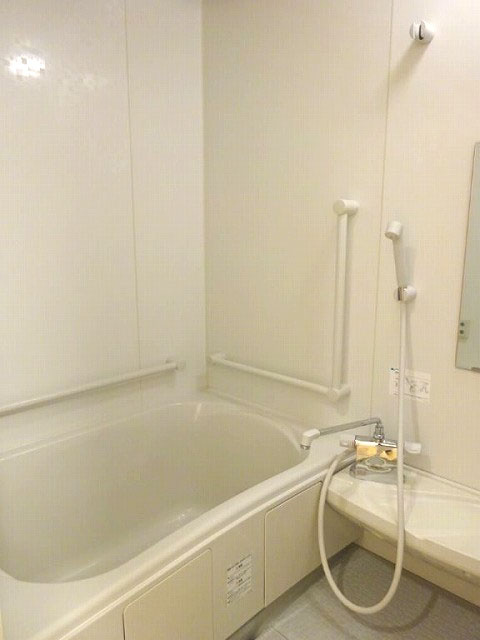 キャラット南青山の浴室