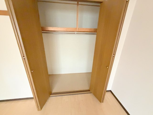 村口ビル新高の収納