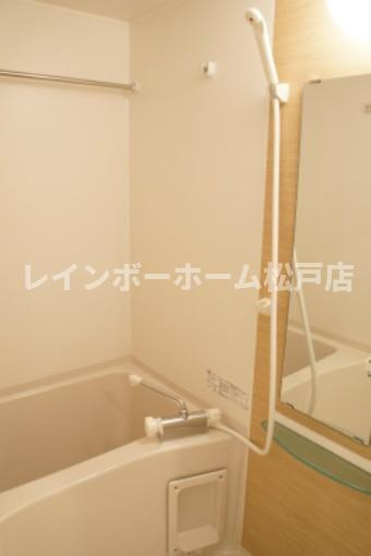 リブリ・こでまりの浴室|日々の疲れを癒すお風呂付です