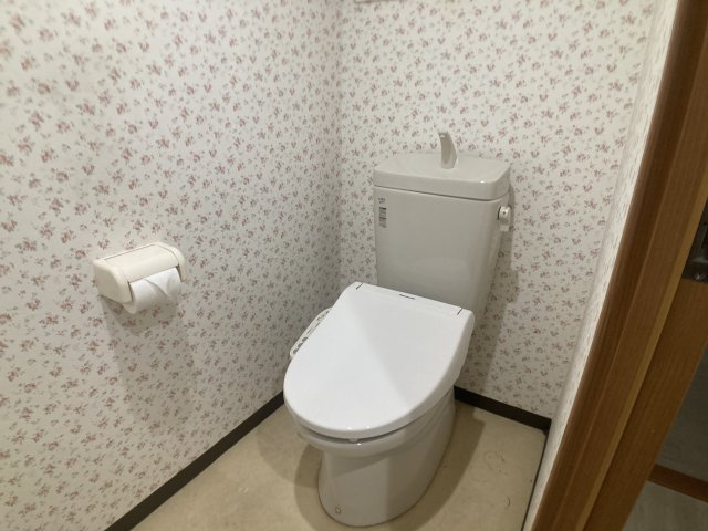 メゾン中町のトイレ|温水洗浄便座付きのトイレ
