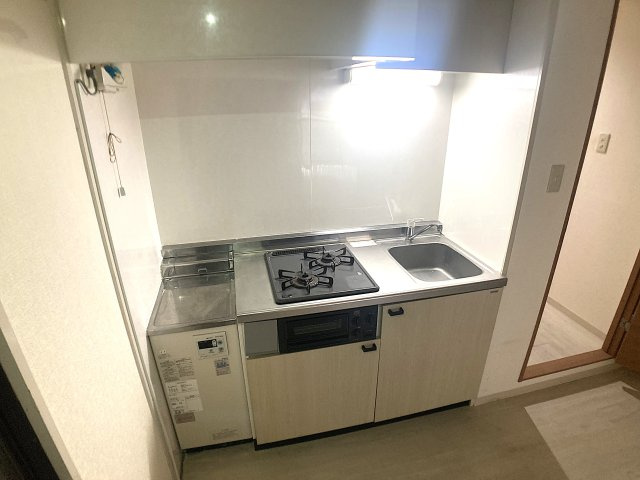 メゾン中町のキッチン|システムキッチン、2口ガスコンロ付き