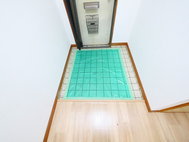 薮内ビルの玄関
