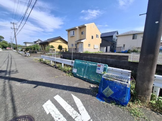 売中古戸建　藤枝市音羽町３丁目の前面道路含む現地写真|前面道路は車の通りも多くなく、閑静な住宅街です！