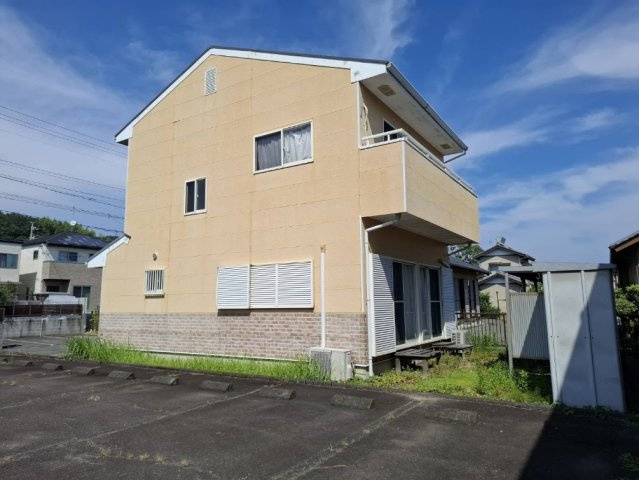 売中古戸建　藤枝市音羽町３丁目の外観|南川にはバルコニー、物置もあります！
