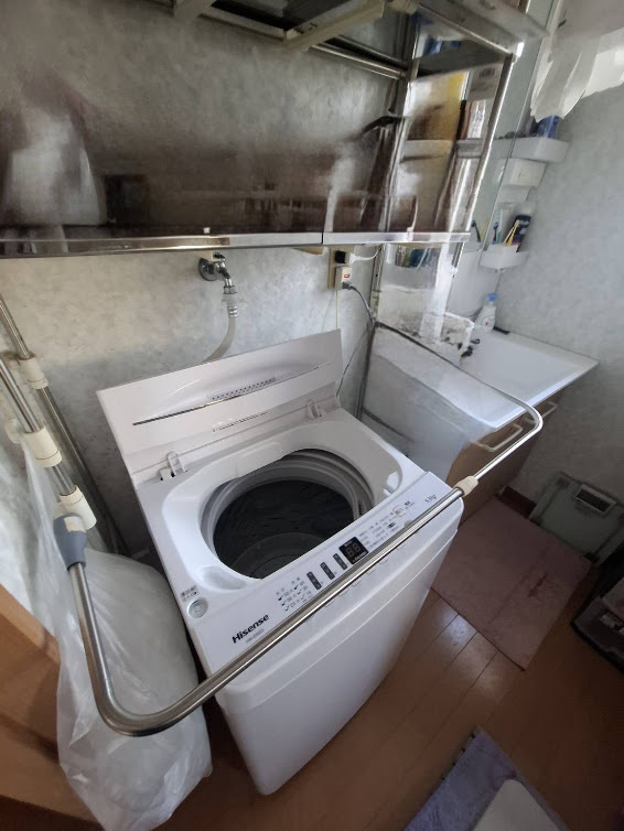 売中古戸建　藤枝市音羽町３丁目の独立洗面台|窓があり、明るい脱衣所です！