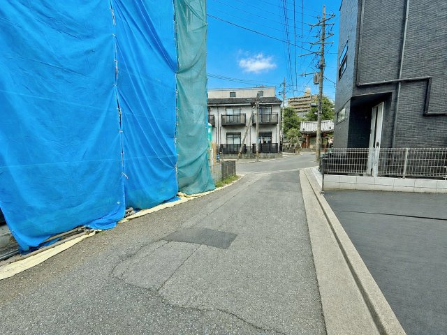 和光市白子2丁目 限定1棟の前面道路含む現地写真|南西側道路に面しております
暖かな光の入るお家となります