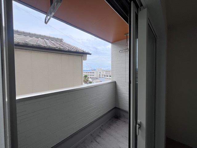 呉市宮原新築戸建て2階リビングのバルコニー