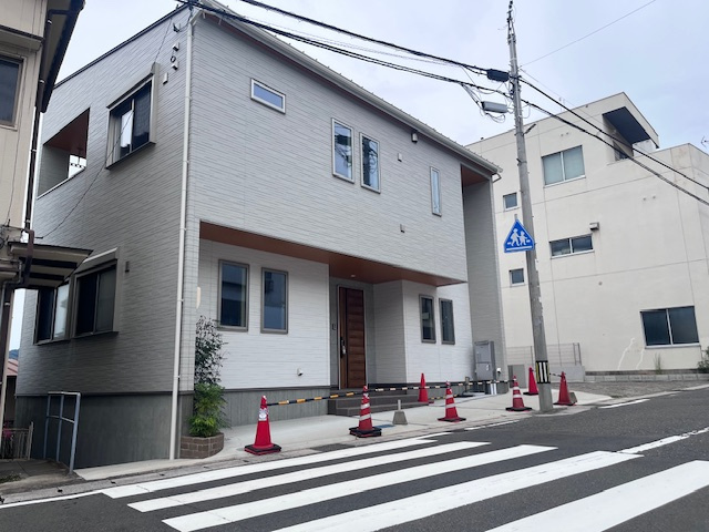 呉市宮原新築戸建て2階リビングの外観