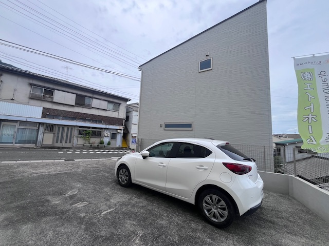 呉市宮原新築戸建て2階リビングの駐車場