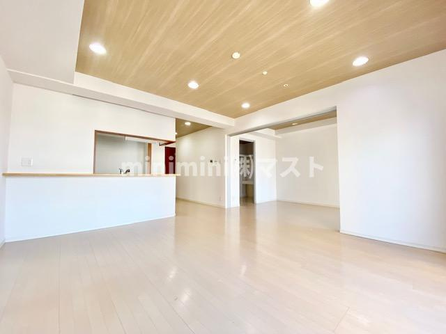 大阪市西区南堀江２丁目の賃貸マンションの居間・リビング