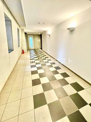 大阪市西区南堀江３丁目の賃貸マンションのロビー