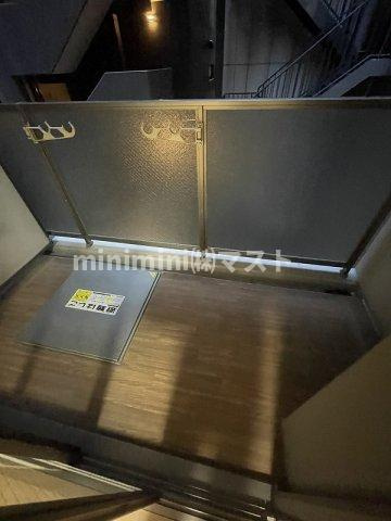 大阪市中央区本町４丁目の賃貸マンションのバルコニー